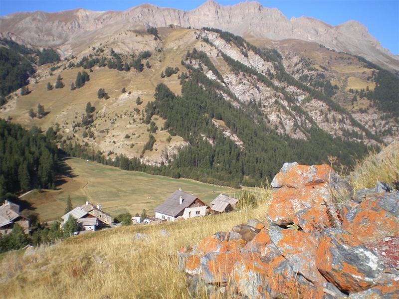 Auberge L'Estoilies Saint-Vérand Eksteriør billede