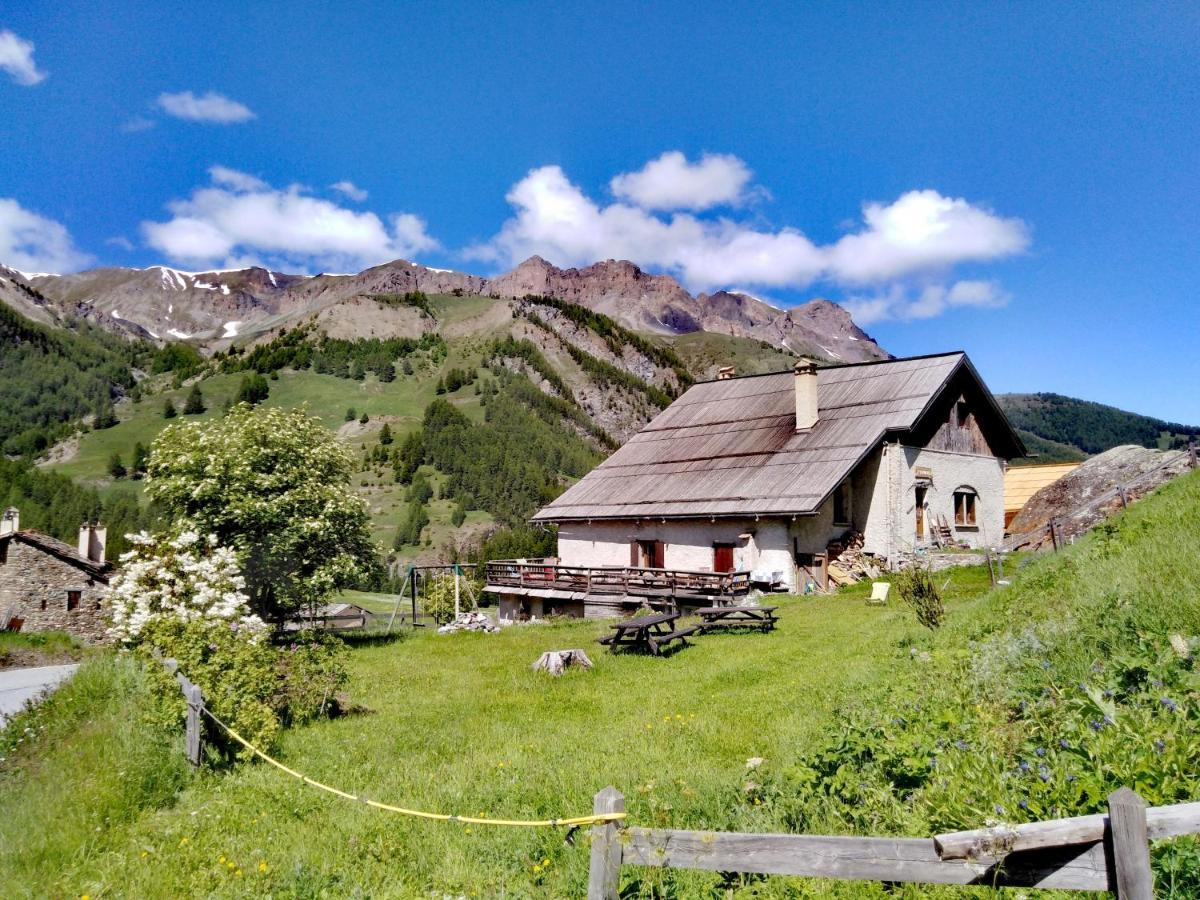 Auberge L'Estoilies Saint-Vérand Eksteriør billede