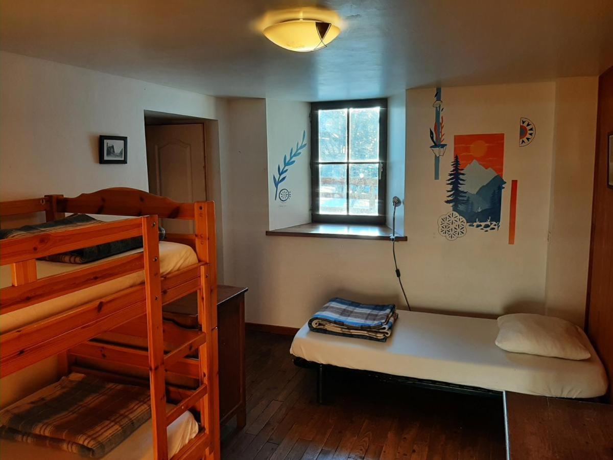 Auberge L'Estoilies Saint-Vérand Eksteriør billede