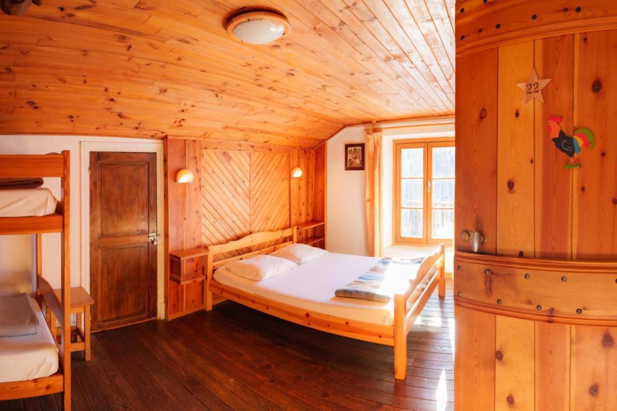 Auberge L'Estoilies Saint-Vérand Eksteriør billede