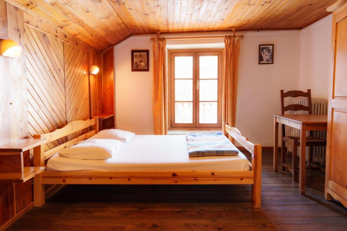 Auberge L'Estoilies Saint-Vérand Eksteriør billede