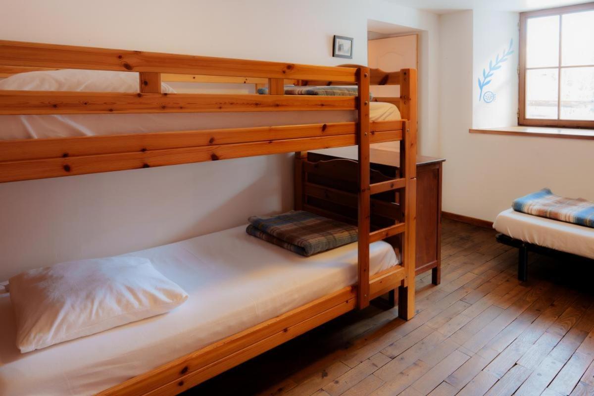 Auberge L'Estoilies Saint-Vérand Eksteriør billede
